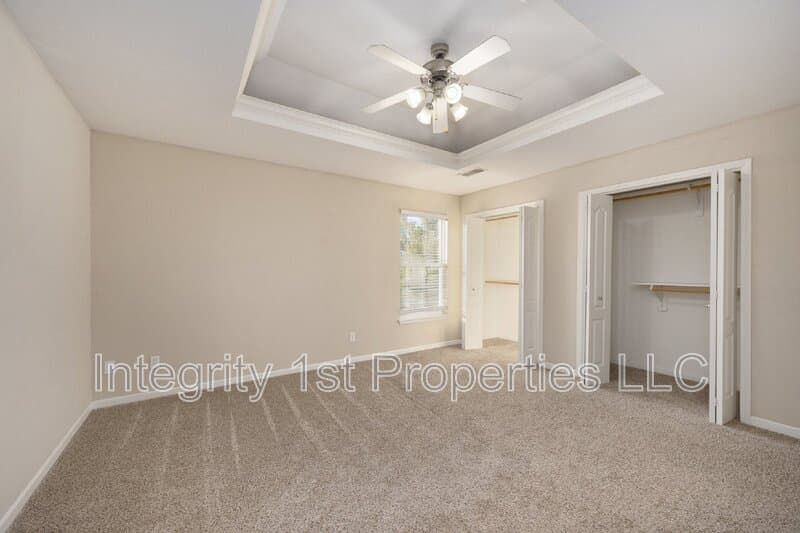 Kansas City Condo: 5930 NW 91st Ter
