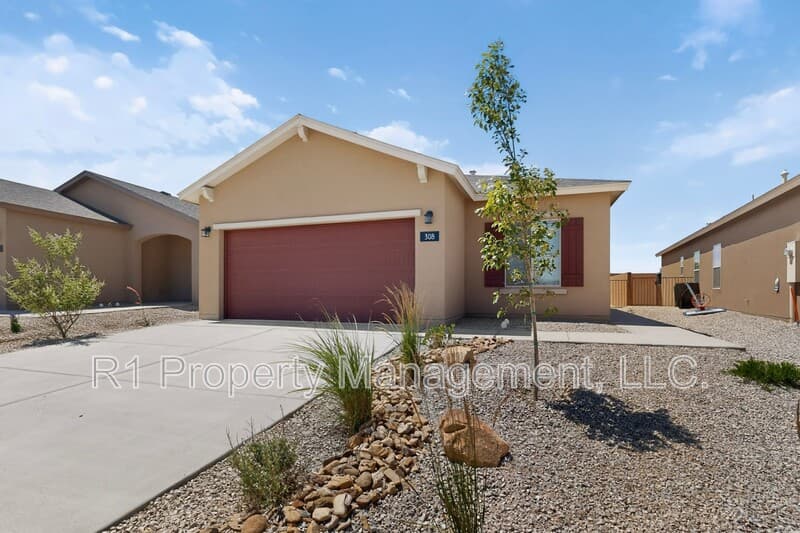 Rio Rancho House: 308 Prism Avenue Southwest