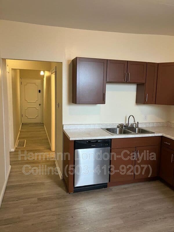 Saint Louis House: 4920 Wise Ave