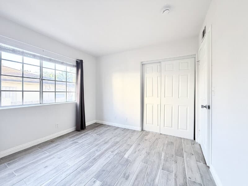 Inglewood Condo: 741 Venice Way
