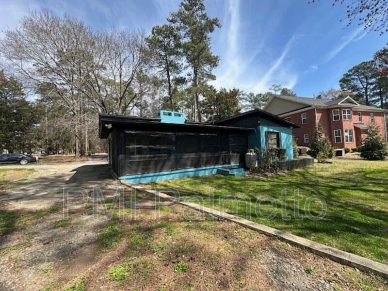 Chapin House: 1019 Trillie Lane