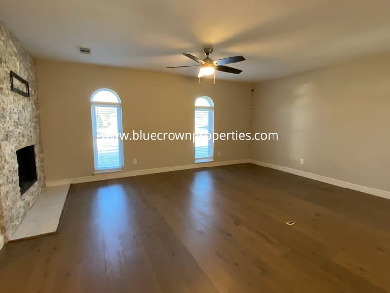 Carrollton House: 2032 Kings Road