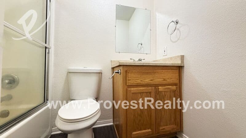 Hesperia House: 16397 Spruce St