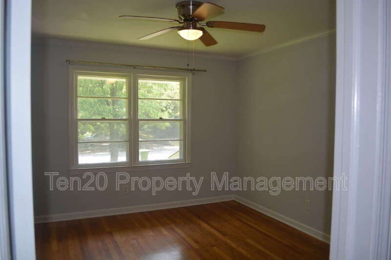 Columbus House: 1815 Marilon Dr