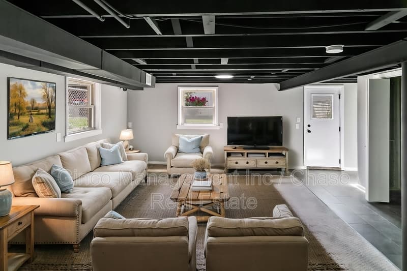 Burbank House: 7704 McVicker Avenue