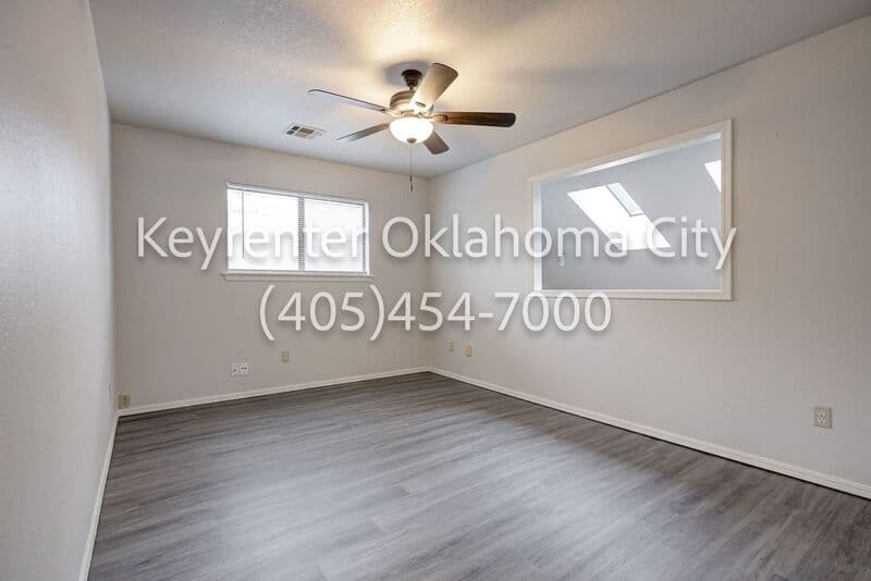 Norman Condo: 102 Harvard Rd