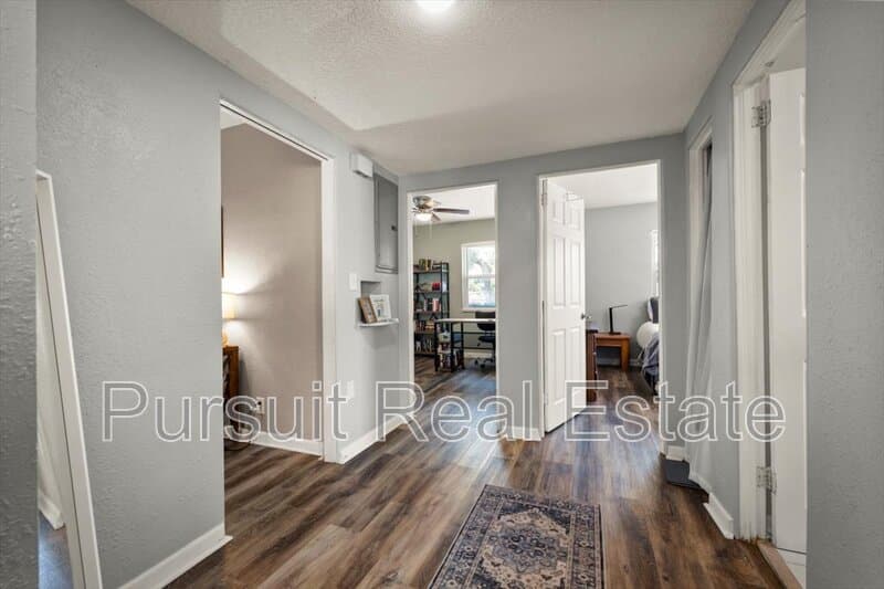 Jacksonville House: 2254 Clemson Road