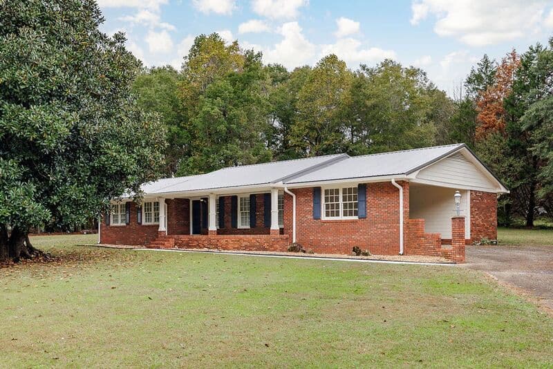 Watkinsville House: 1110 Maple Cir