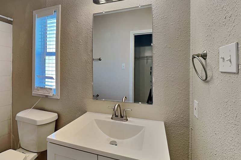 Dallas House: 13753 Biggs St