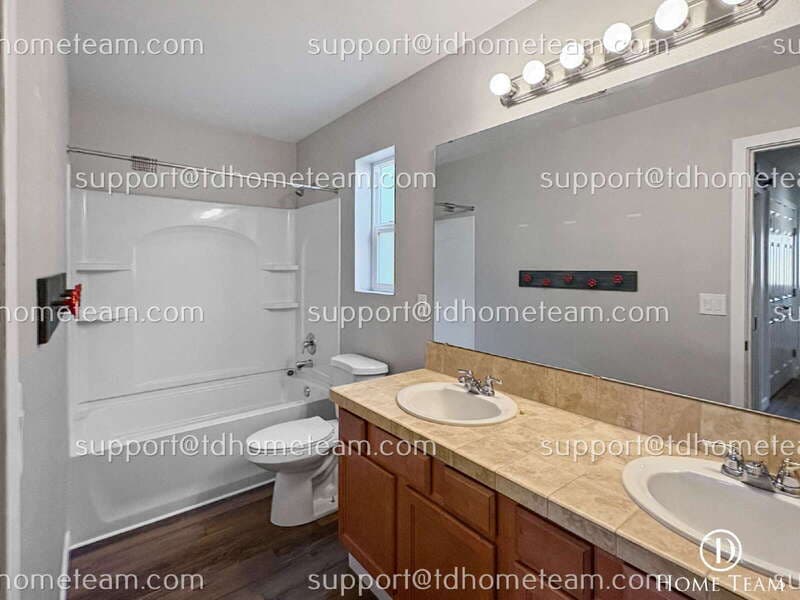 Kent House: 23806 118th Pl SE
