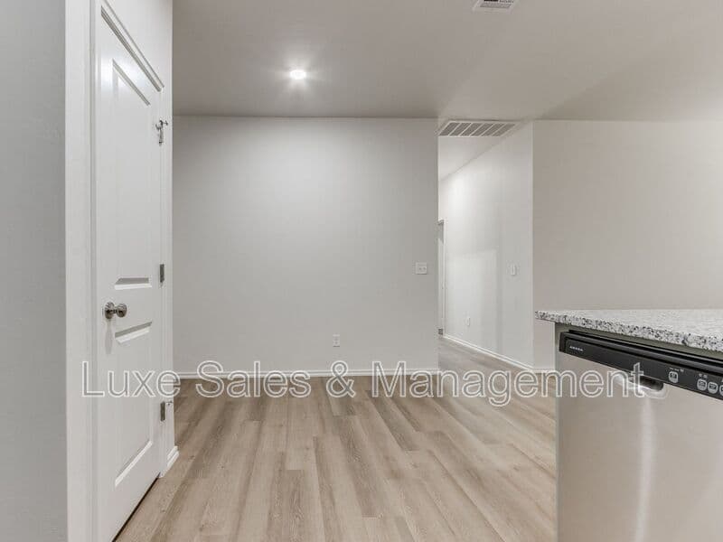 El Reno House: 1515 Pavy Parkway