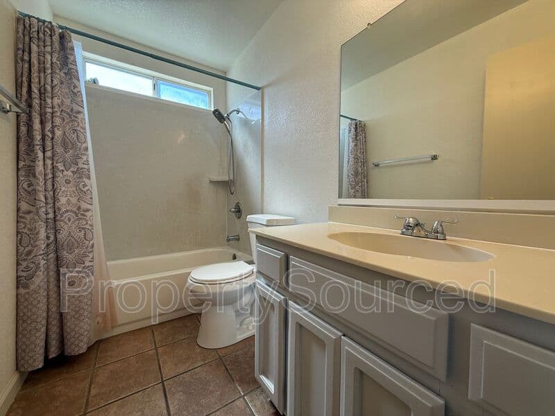 Lathrop House: 15050 Hollyhock Ct