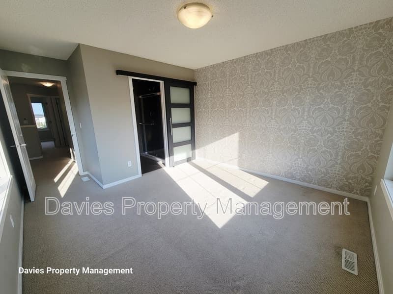 Edmonton Townhome: 603 Watt Boulevard SW