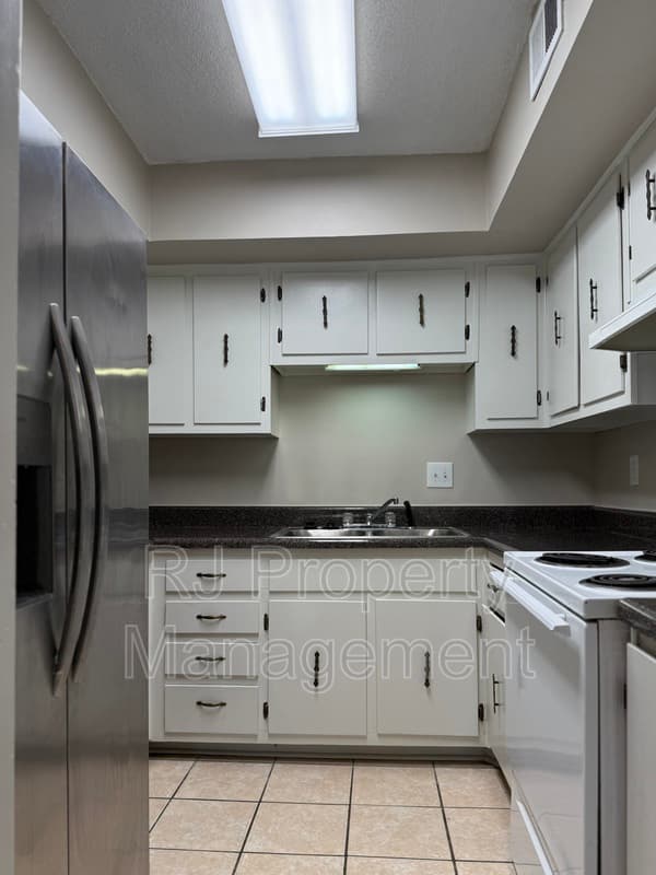 Bartlett Townhome: 3400 Lord Dunmore Cv