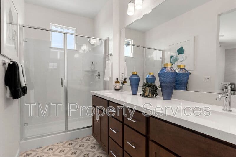 Sacramento Townhome: 31 Advantage Court