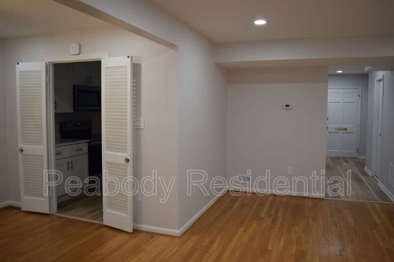 Alexandria House: 1013 N Vail St