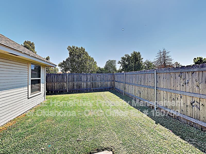 Yukon Condo: 11200 Coachmans Rd