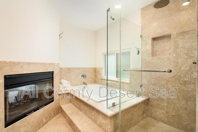 Huntington Beach House: 621 8th St