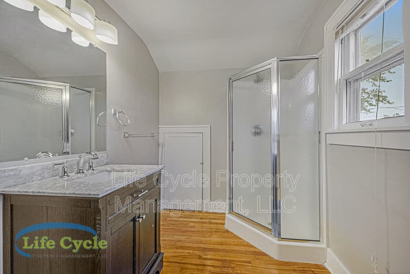 Grand Rapids House: 148 Diamond NE