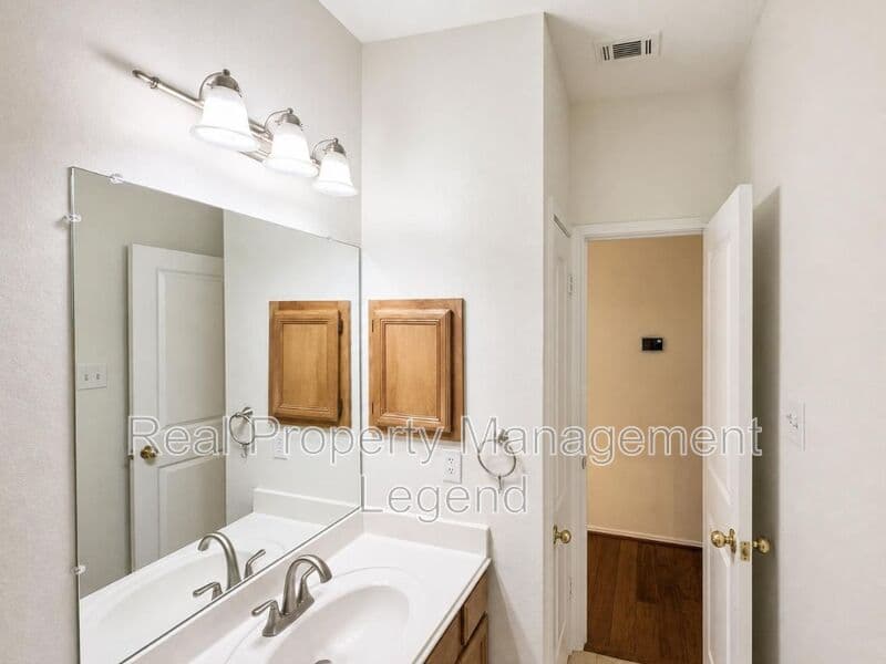 Frisco House: 9518 Prestmont Place