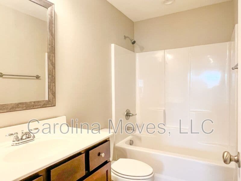 Simpsonville House: 260 Lockeland Park Drive