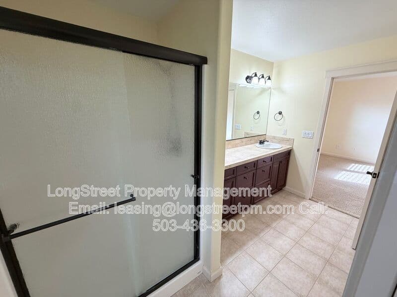 Salem House: 823 Crouchen St NW