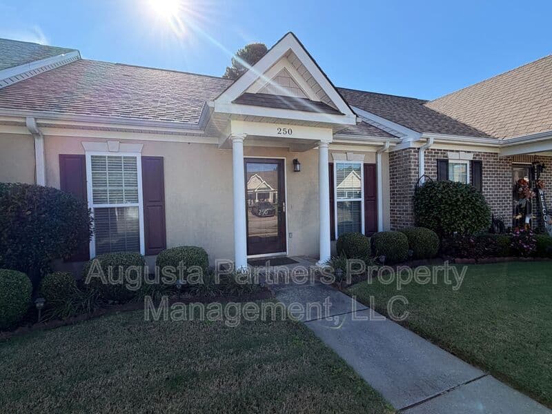 North Augusta House: 250 Orchard Way
