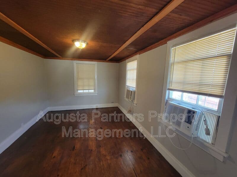Augusta Condo: 1951 Barnes Rd