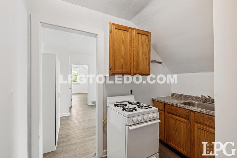 Toledo Condo: 3843 Peru St
