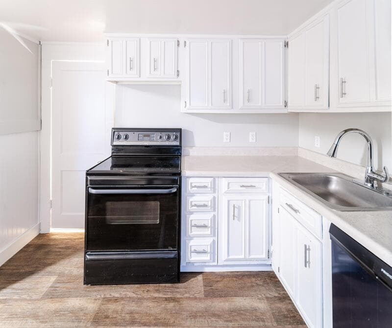 Troy House: 874 6th Avenue