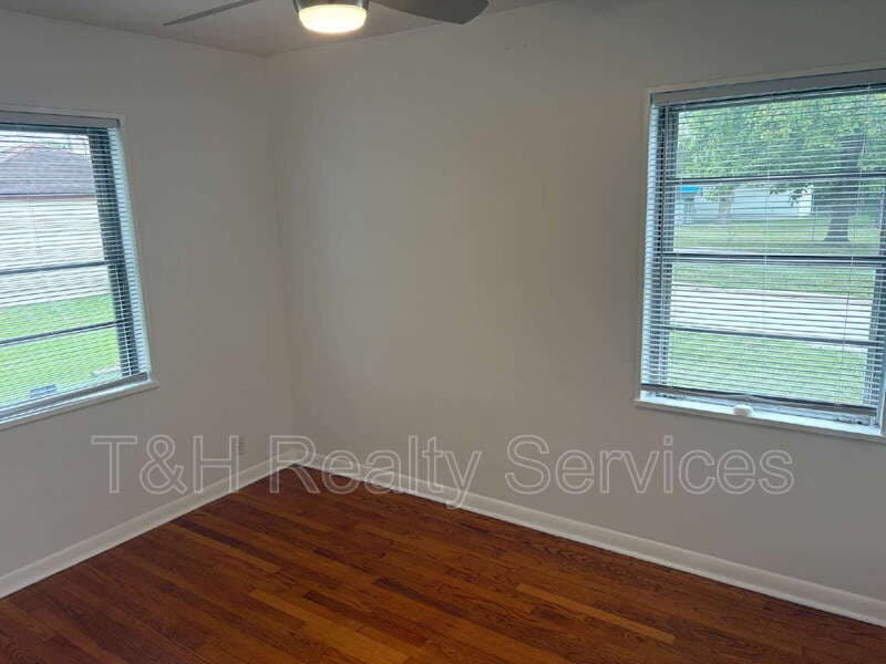 Speedway Condo: 4942 West 11th Street