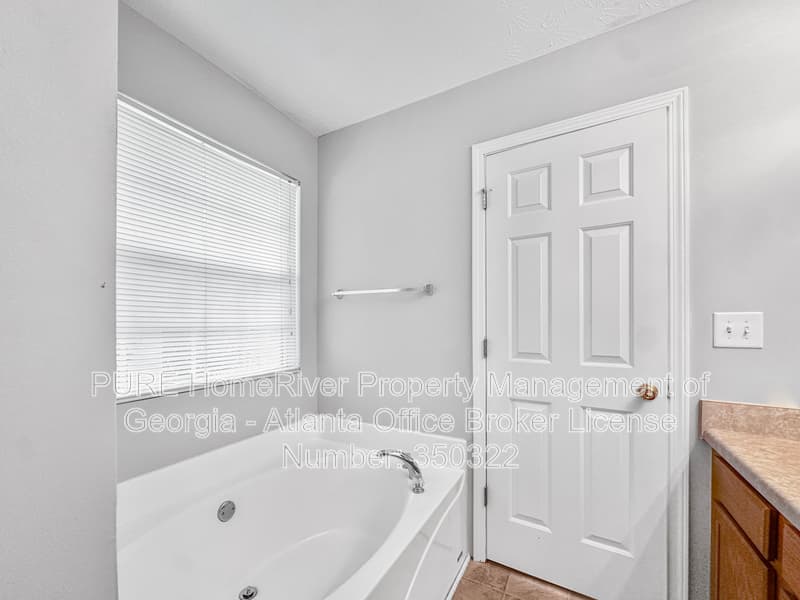 Jackson House: 112 Tyler Way