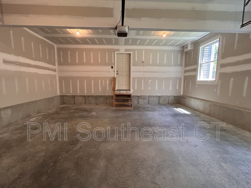 Salem House: 124 Witter Road