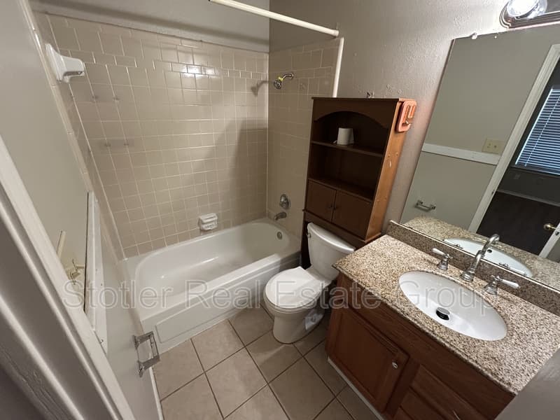 Arlington House: 5425 Stagetrail Drive