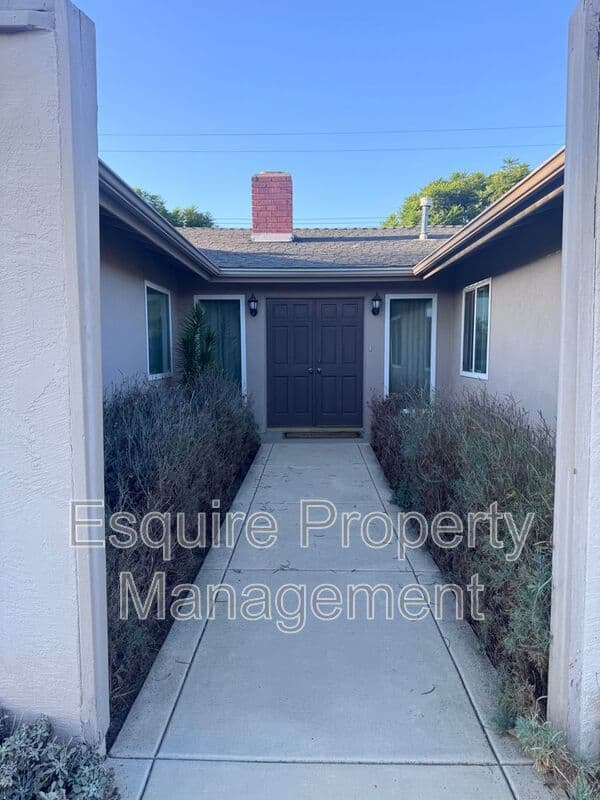 VENTURA House: 7233 BRISTOL RD