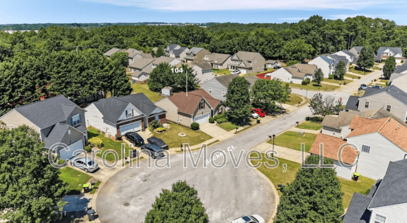 Greenville House: 104 Becket Court