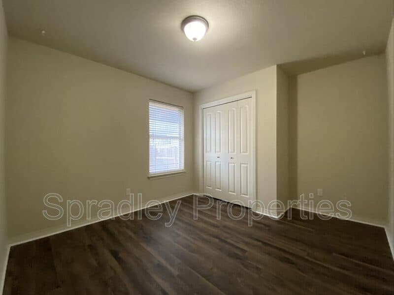 Temple House: 2014 Carriage House Dr