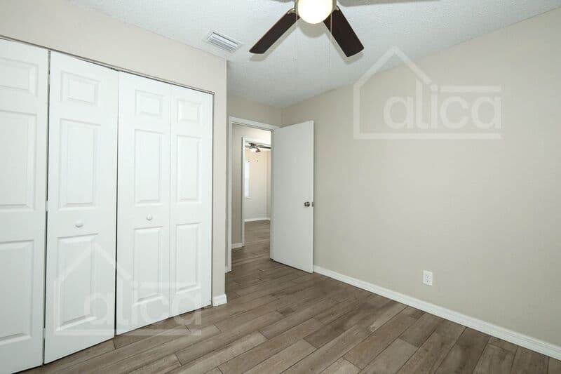 Orlando House: 4746 Cepeda St