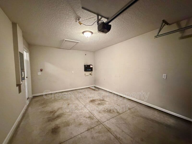 Orange Park House: 450 Clinton Drive