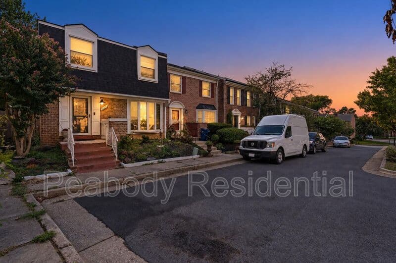 Alexandria House: 1013 N Vail St