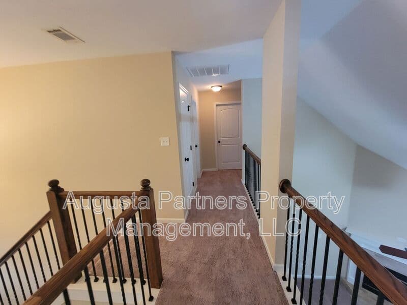 Evans House: 3460 Conifer Trl