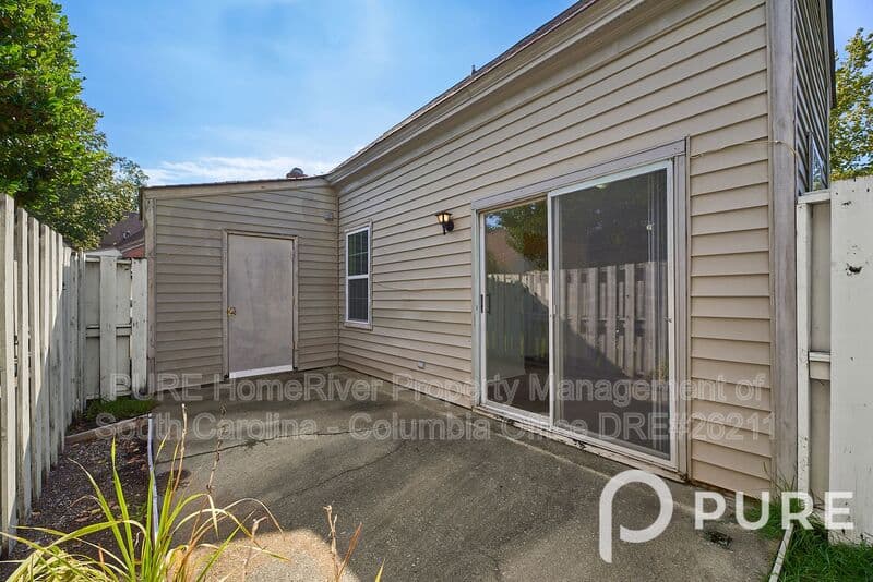 West Columbia House: 1290 Hulon Circle