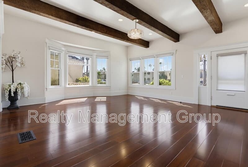 San Diego House: 4469 Cleveland Avenue