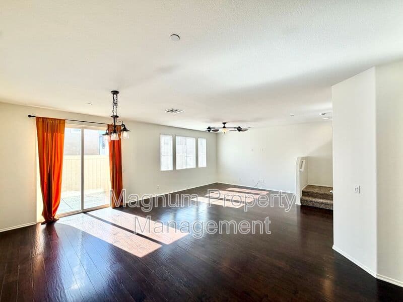 Temecula House: 28075 Calle Bonita