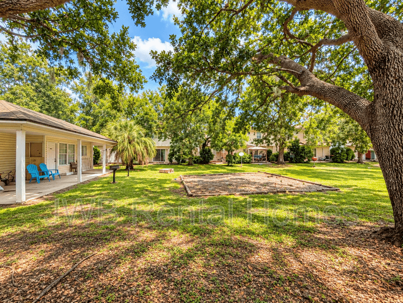 Jacksonville Townhome: 85 5th St W