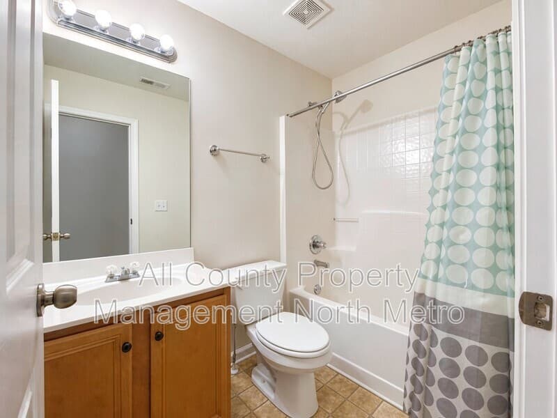 Cumming House: 2195 Highland Gate Drive