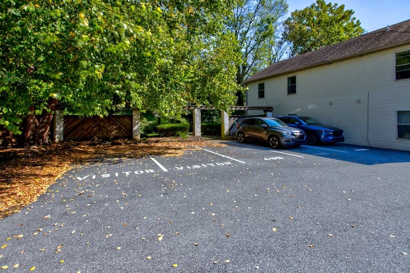 Lancaster House: 47 Strasburg Pike