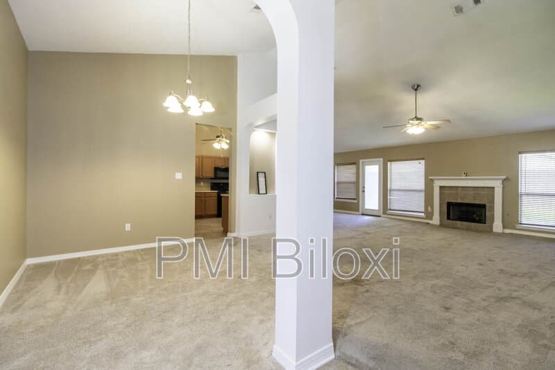 Gulfport House: 18026 Cypress Pointe Drive