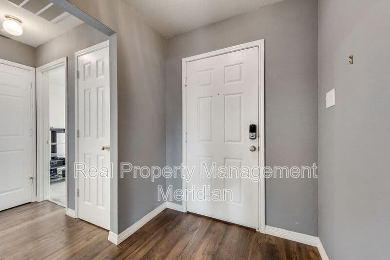 Blue Mound House: 10505 Braewood Dr