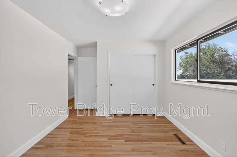 Fair Oaks House: 3937 Orangewood Dr